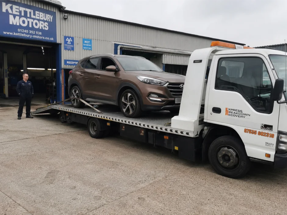 Hyundai Tucson Garage vehicle Transport Unloading