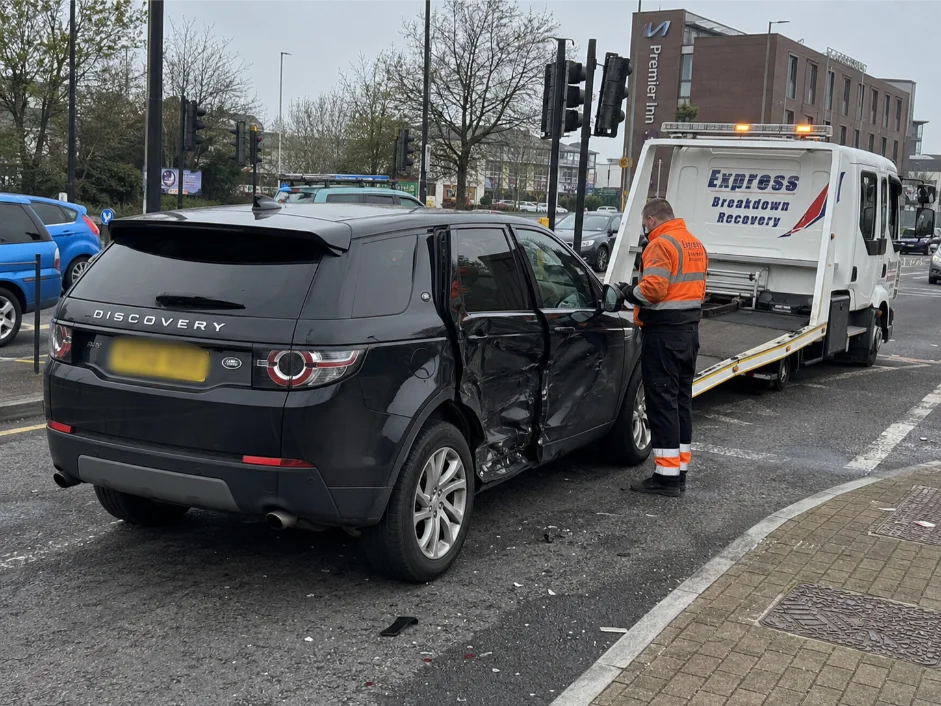 Land Rover Discovery accident Recovery milton keynes