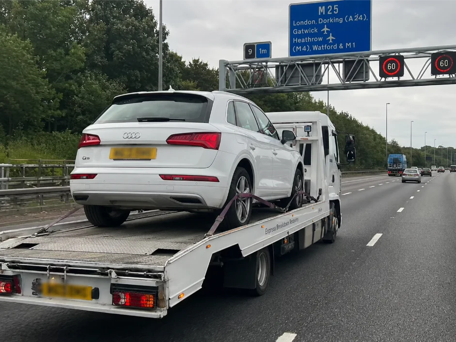 audi q5 vehicle transport m25 motorway
