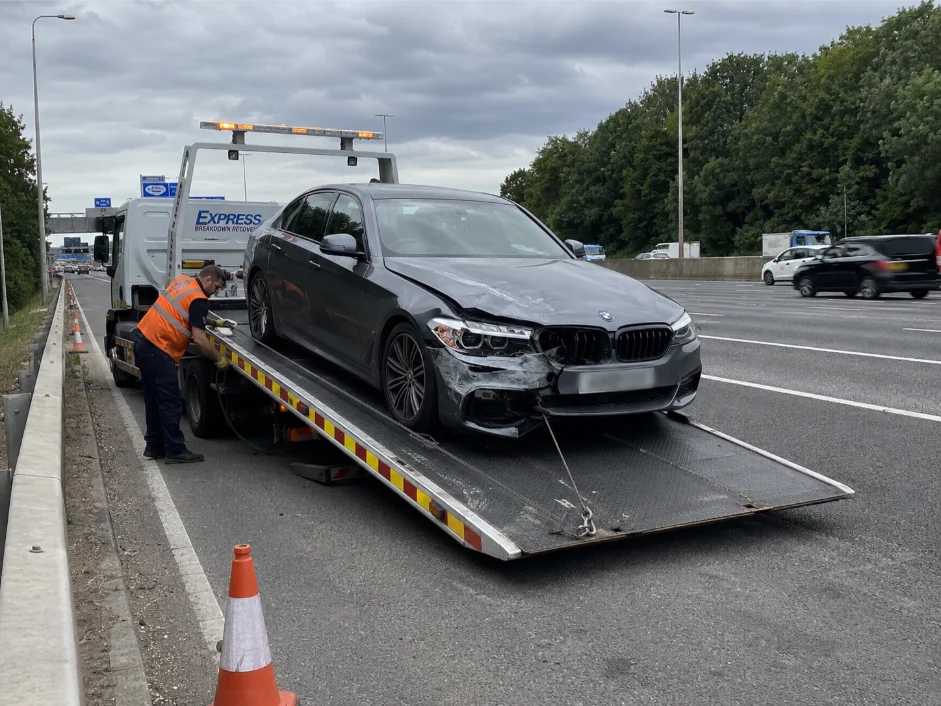 bmw 5 series accident recovery m25 motorway