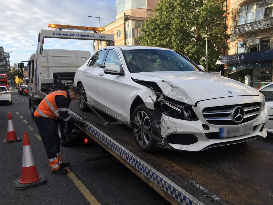 Mercedes C-class Accident Recovery in Reading