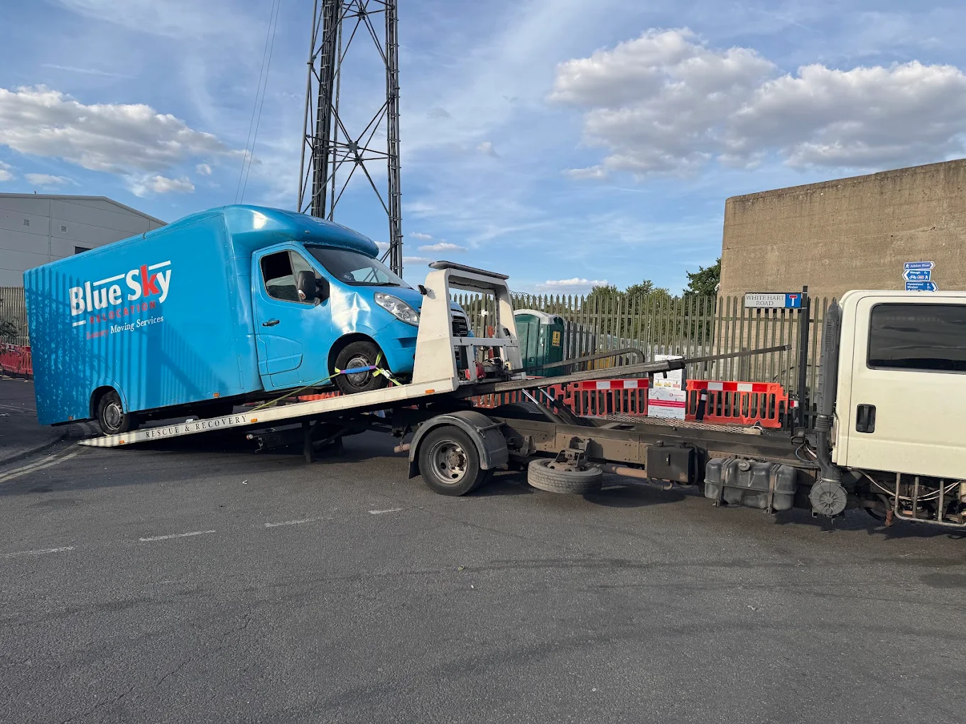 bluesky-moving-van-commercial-vehicle-recovery
