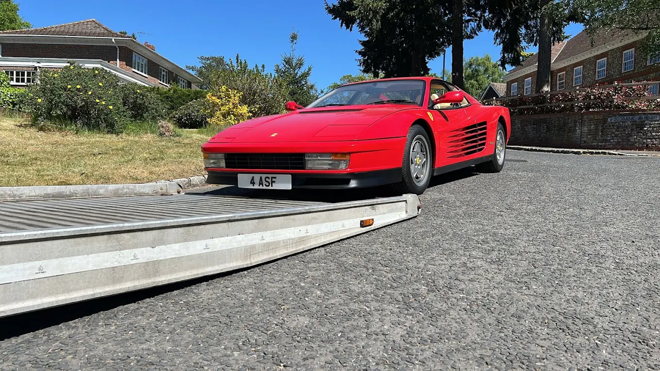 ferrari-testarossa-luxury-car-recovery-gerrards-cross