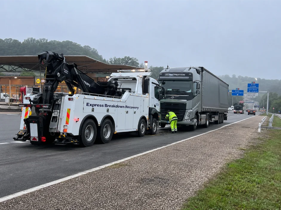 Olvo HGV recovery from France to the UK