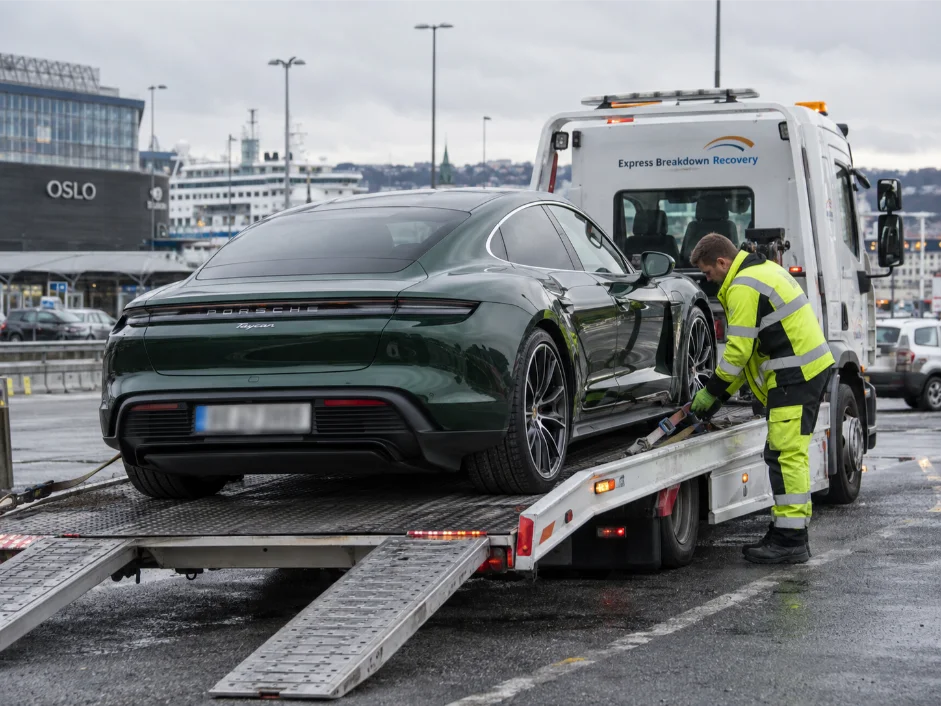 porsche taycan luxury car transport norway to uk oslo