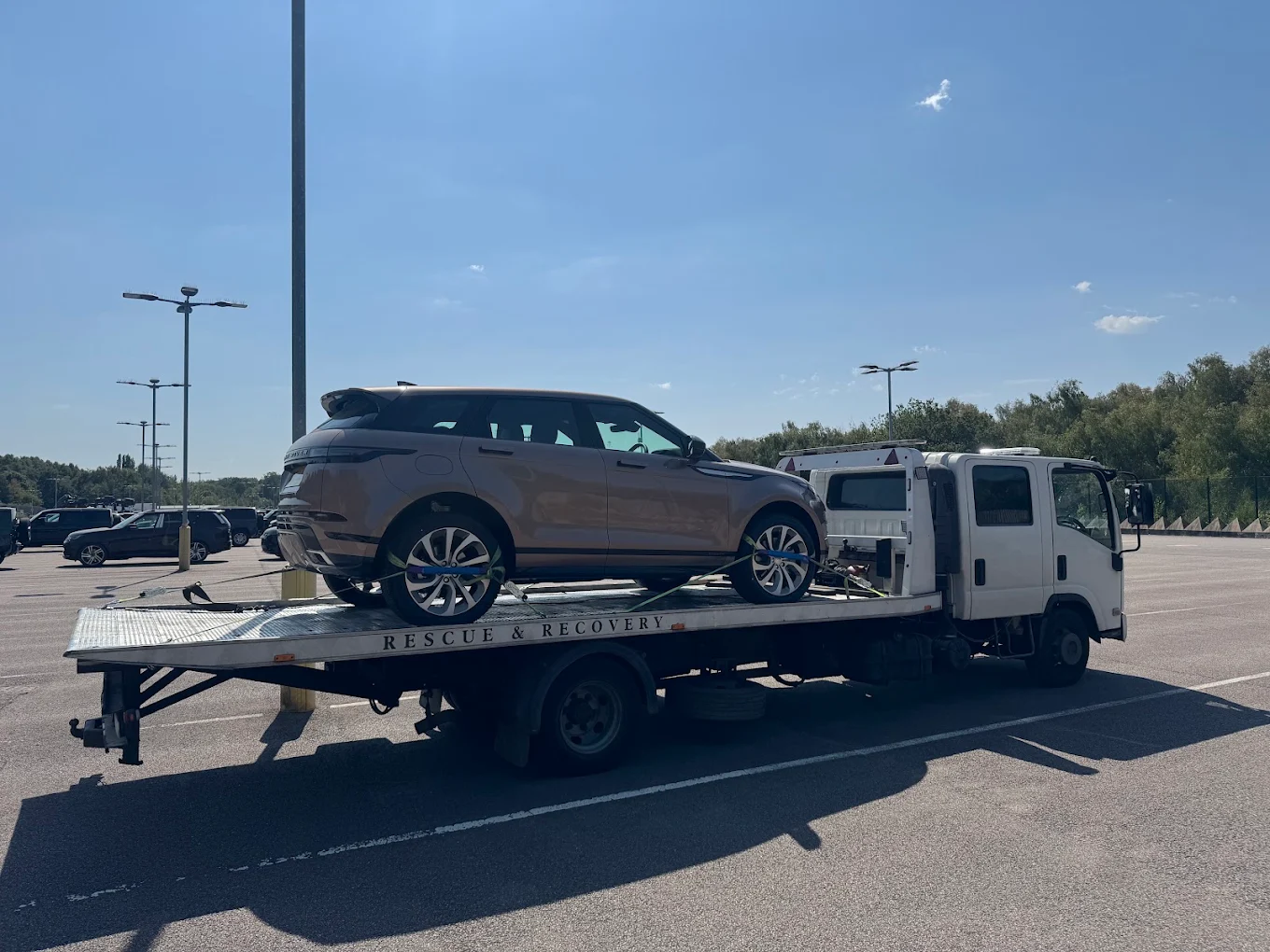 range-rover-luxury-car-recovery-london