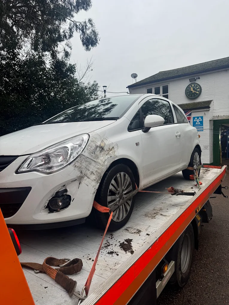 vauxhall-corsa-accident-recovery-bracknell
